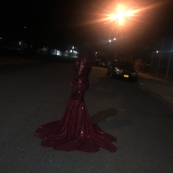 A prom dress - Picture 3 of 6